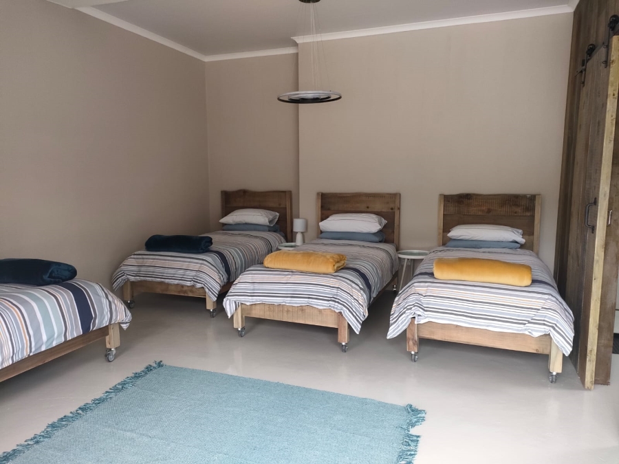 To Let 1 Bedroom Property for Rent in Cove Rock Eastern Cape